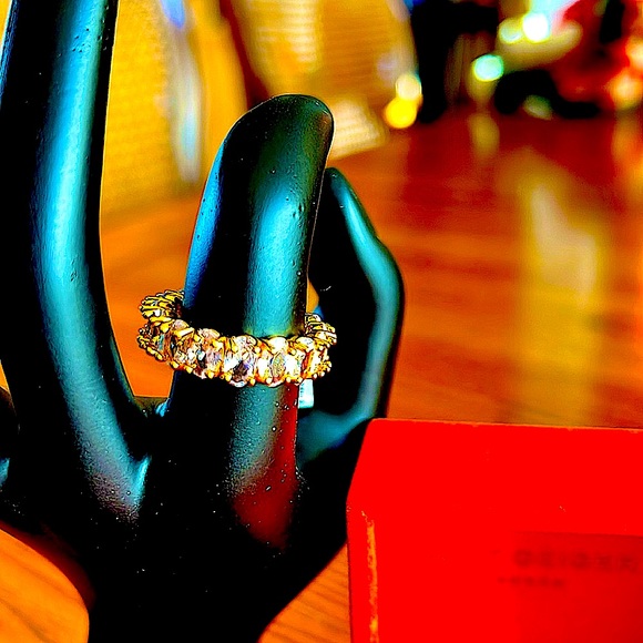 🌺NWTIBKurtGeigerLondonSparklingRhinestonesonesInfinityBand.signatureEagleHeadS:7 - Picture 3 of 10